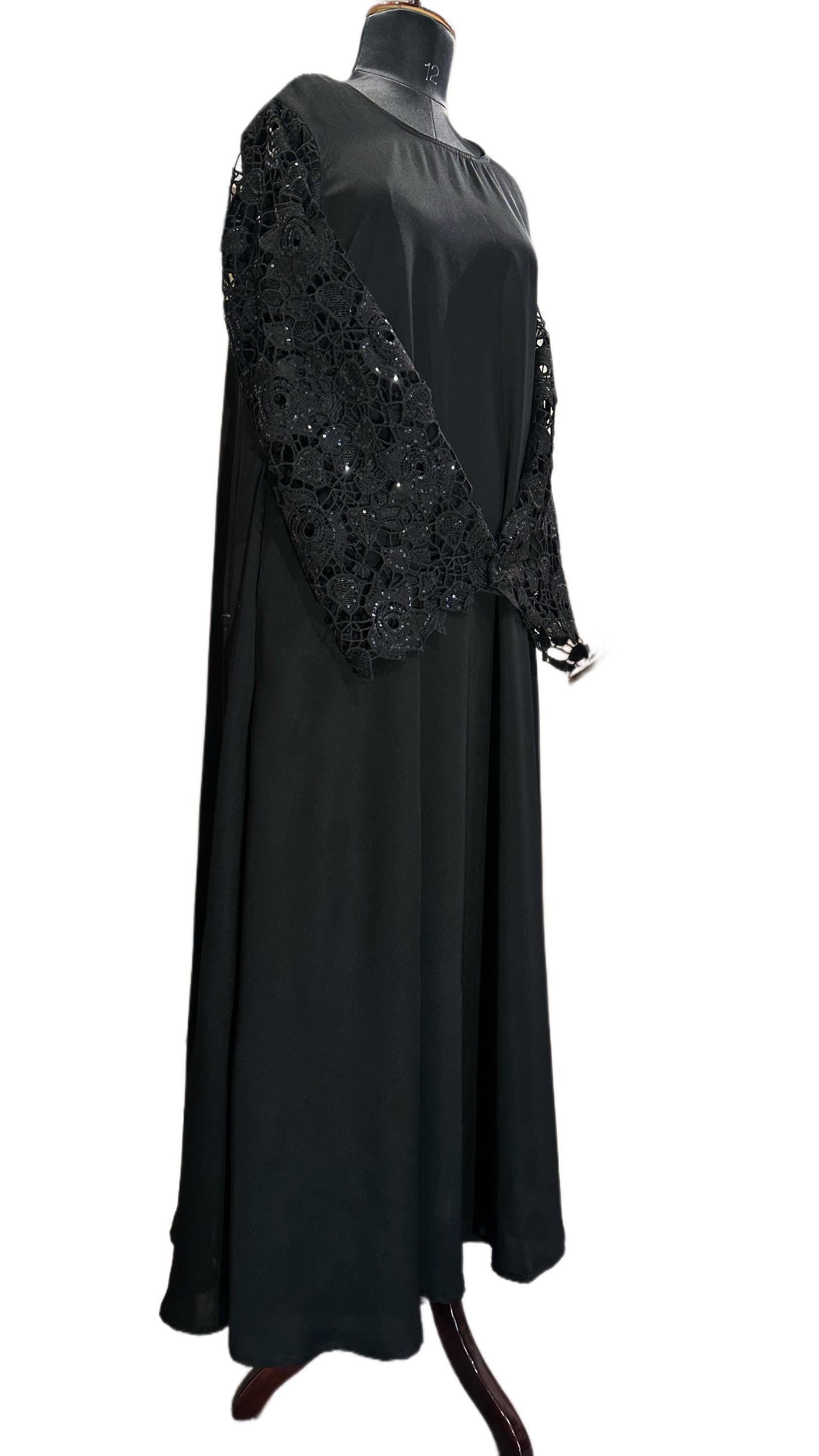 Black Chic Lacey Sleeves Abaya